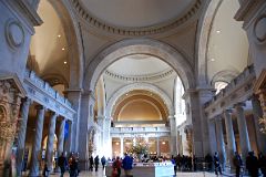 Met Highlights 00-3 New York City Metropolitan Museum Of Art Inside The Great Hall